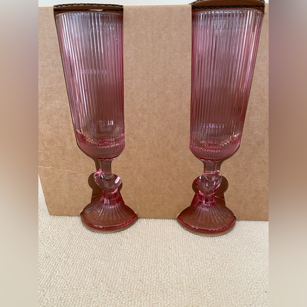 New Target Bullseye Playground Pink Champagne Glasses Valentines Day. Set of two